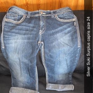 Silver Suki surplus Capris size 24